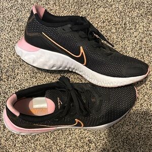 Nike Women's Renew Run Shoes